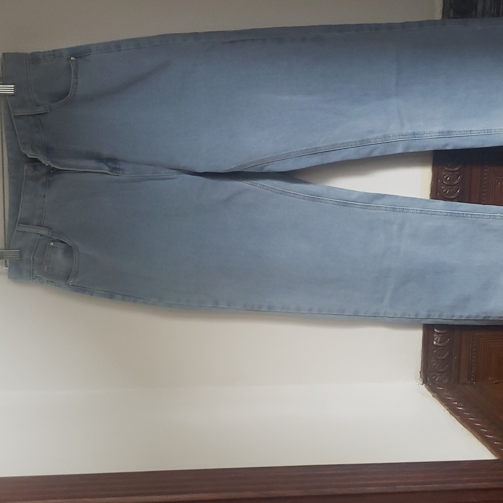 NWOT w/ Defect Denim Light Wash Jeans Sz L